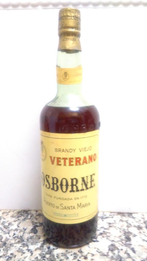 Coleccionismo de vinos y licores: ANTIGUA BOTELLA BRANDY VIEJO VETERANO OSBORNE PUERTO SANTA MARIA TAPON DE CORCHO