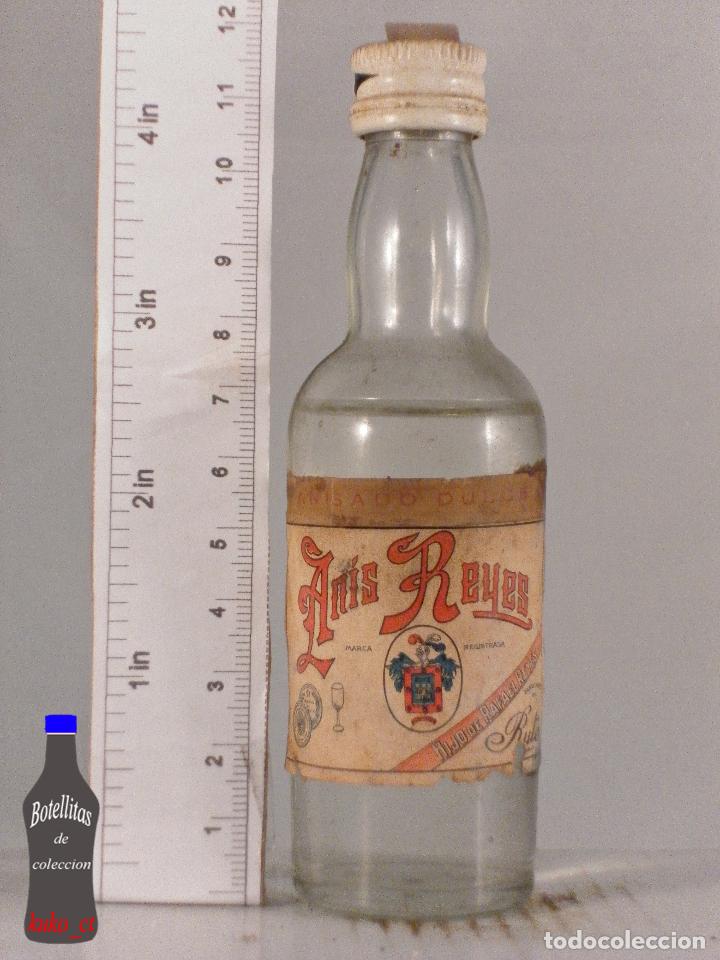 Sammlung von Weinen und Lik&ouml;ren: BOTELLITA BOTELLIN ANIS DULCE REYES HIJO DE RAFAEL REYES RUTE