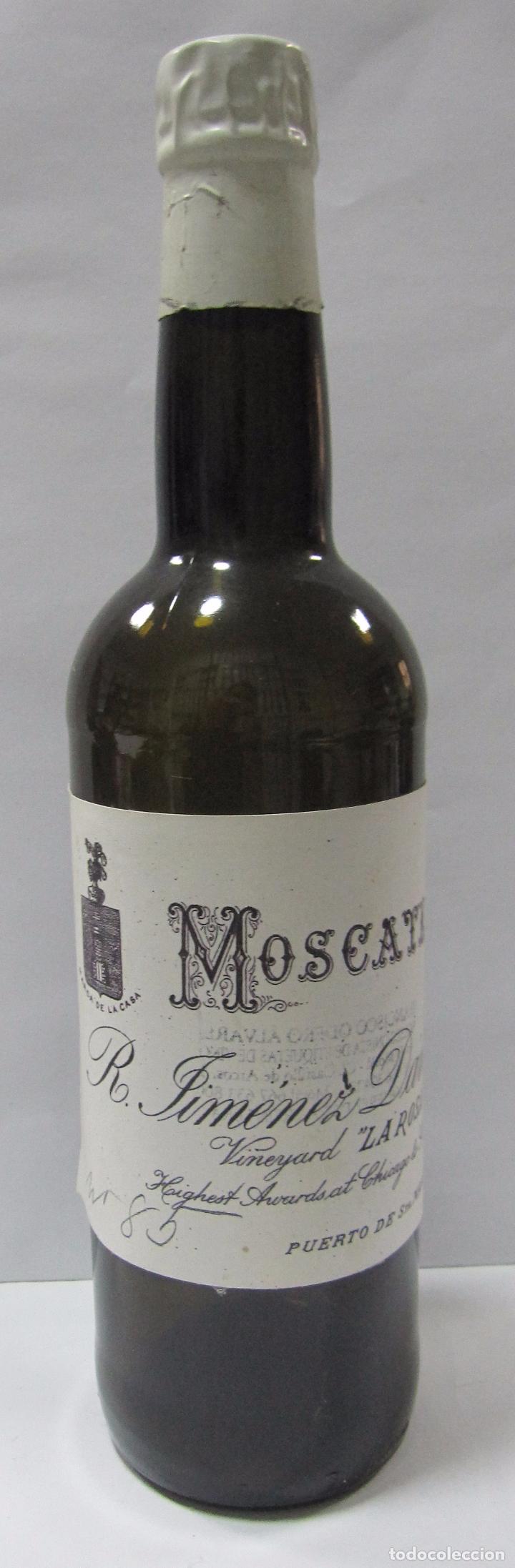 Coleccionismo de vinos y licores: BOTELLA DE MUESTRA DE VINO DE MOSCATEL. R. JIMENEZ D&Aacute;VILA. VINEYARD LA ROSA. PTO. STA. M&ordf;. VAC&Iacute;A