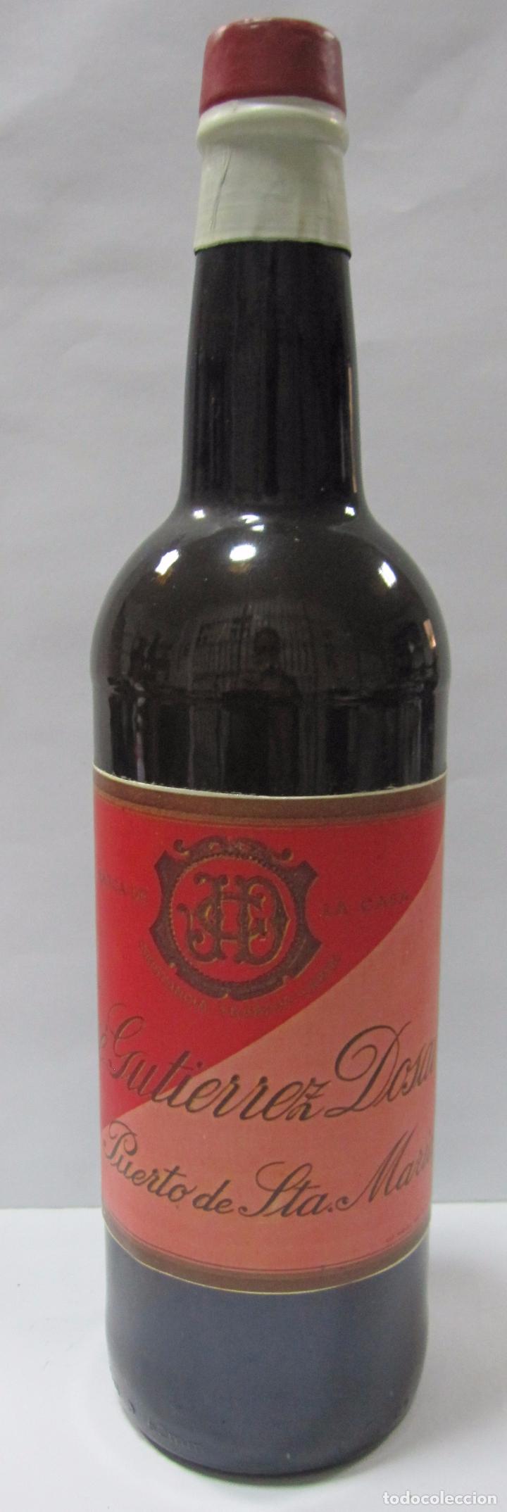Sammlung von Weinen und Lik&ouml;ren: BOTELLA DE MUESTRA DE GUTIERREZ DOSAL. PUERTO SANTA MARIA.VAC&Iacute;A