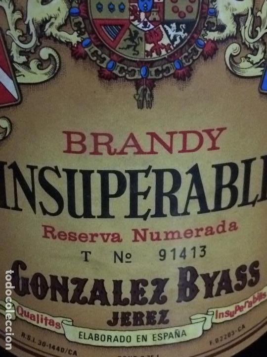 Coleccionismo de vinos y licores: CAJA RESERVA NUMERADA BRANDY INSUPERABLE Sello de 8 pesetas
