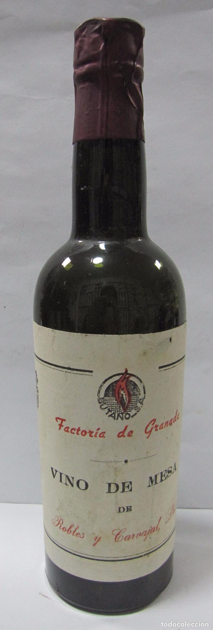 Coleccionismo de vinos y licores: BOTELLA DE MUESTRA DE VINO DE MESA. FACTORIA DE GRANADA. ROBLES Y CARVAJAL. 24,5 CM. VAC&Iacute;A