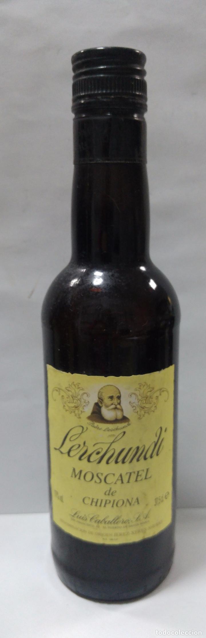 Sammlung von Weinen und Lik&ouml;ren: BOTELLA DE MUESTRA DE MOSCATEL DE CHIPIONA. LERCHUNDI. LUIS CABALLERO. PTO. DE SANTA M&ordf;.VAC&Iacute;A