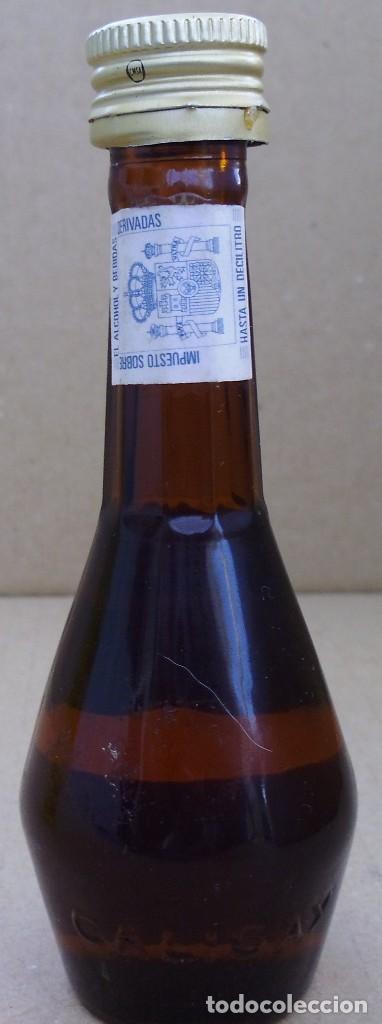 Coleccionismo de vinos y licores: BOTELLIN CALISAY - Foto 2