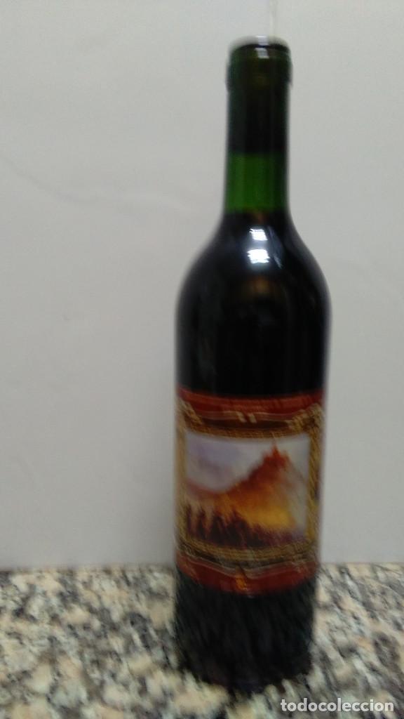 Coleccionismo de vinos y licores: BOTELLA DE LA GUARDIA CIVIL CAMPECHANO  VINO DE LA TIERRA DE CASTILLA