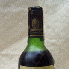 Coleccionismo de vinos y licores: BOTELLA DE VINO SOLAR DE SAMANIEGO GRAN RESERVA 1973. NAVIDAD 1982 - ETQUETA TEXTO DE LUIS ROSALES. Lote 76022159
