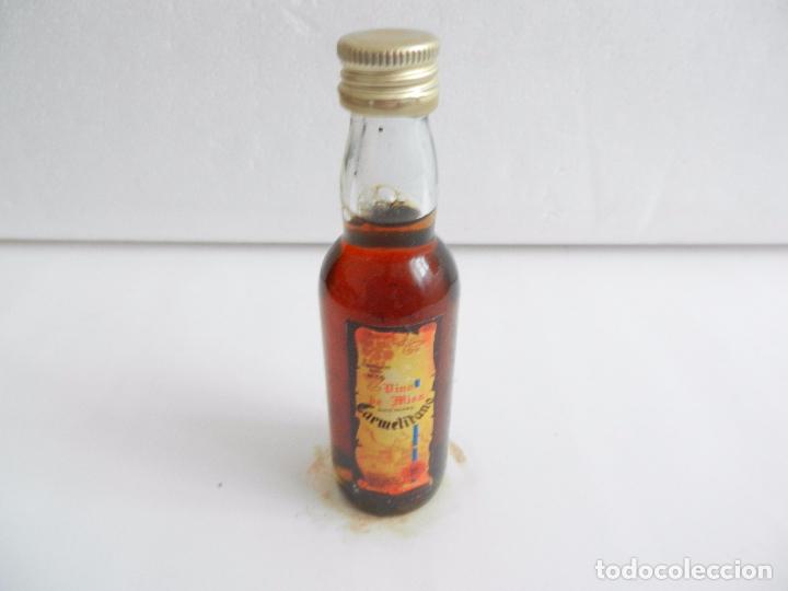 Sammlung von Weinen und Lik&ouml;ren: BOTELLIN VINO DE MISA. CARMELITA. BENICASIM.