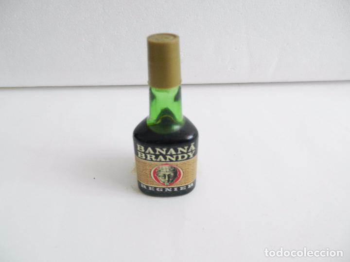 Sammlung von Weinen und Lik&ouml;ren: BOTELLIN BRANDY BANANA REGNIER.COINTREAU, VILLAFRANCA DEL PANADES.