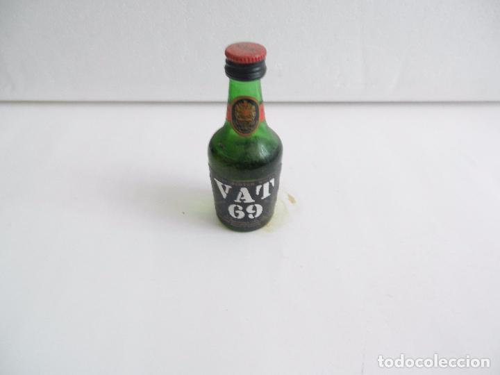 Sammlung von Weinen und Lik&ouml;ren: BOTELLIN  WHISKY ESCOCES VAT 69. ESCOCIA.