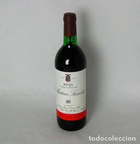 Coleccionismo de vinos y licores: V4 BOTELLA DE VINO TINTO MARTINEZ CUESTA, RIOJA, CRIANZA 1996 Y BLASON DE LA BODEGA