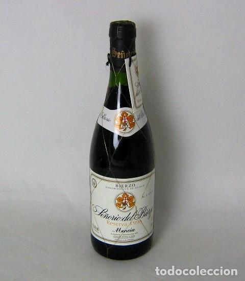 Coleccionismo de vinos y licores: V4 BOTELLA DE VINO TINTO SE&Ntilde;OR&Iacute;O DEL BIERZO, RESERVA 1996, MENCIA Y ETIQUETA BLAS&Oacute;N DE LA BODEGA