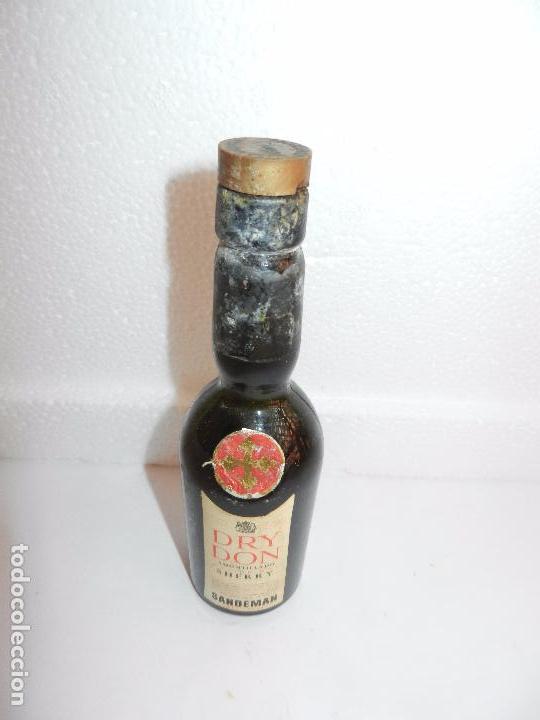 Collection of wines and liquors: BOTELLIN DRY DON AMONTILLADO SHERRY. BODEGAS SANDEMAN JEREZ DE LA FRONTERA ESPA&Ntilde;A.