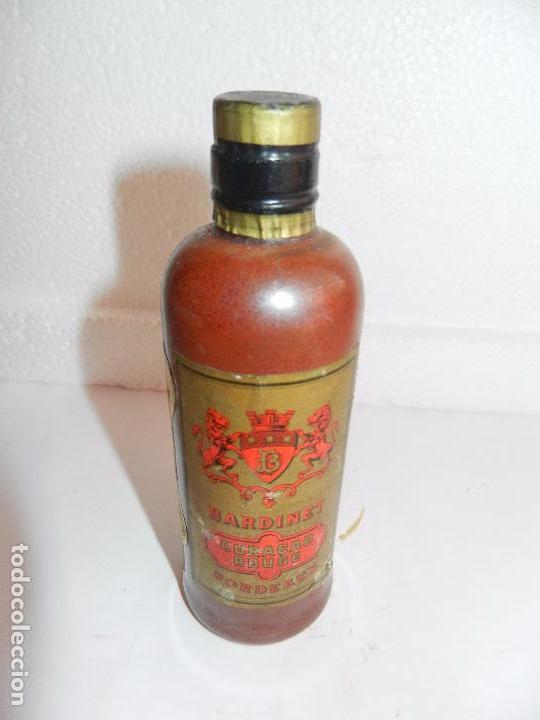 Collection of wines and liquors: BOTELLIN BARDINET CURACAO ROUGE BORDEAUX. ELABORADO POR BARDINET S.A. BARCELONA ESPA&Ntilde;A.