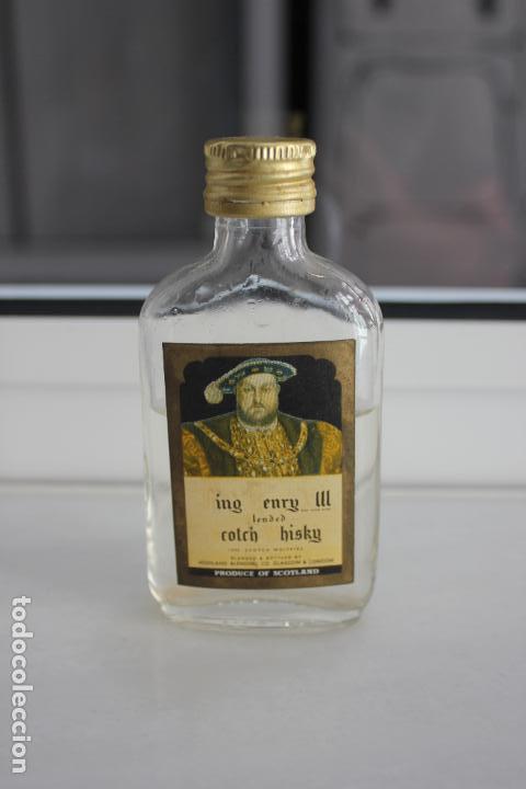 Coleccionismo de vinos y licores: BOTELLIN WHISKY ESCOCES KING HENRY III, ESCOCIA. 11 CMS