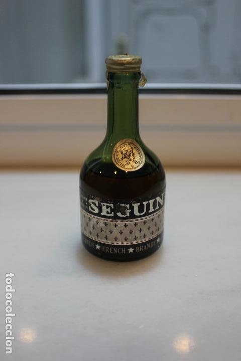 Coleccionismo de vinos y licores: BOTELLIN BRANDY SEGUIN - FRANCIA. 8,5 CMS
