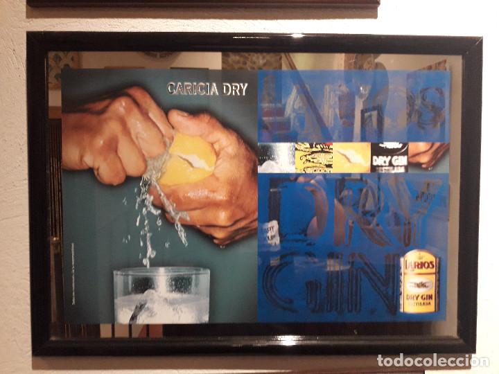 Coleccionismo de vinos y licores: Bonito espejo vintage, Larios Dry Gin. 53 x 38 cm