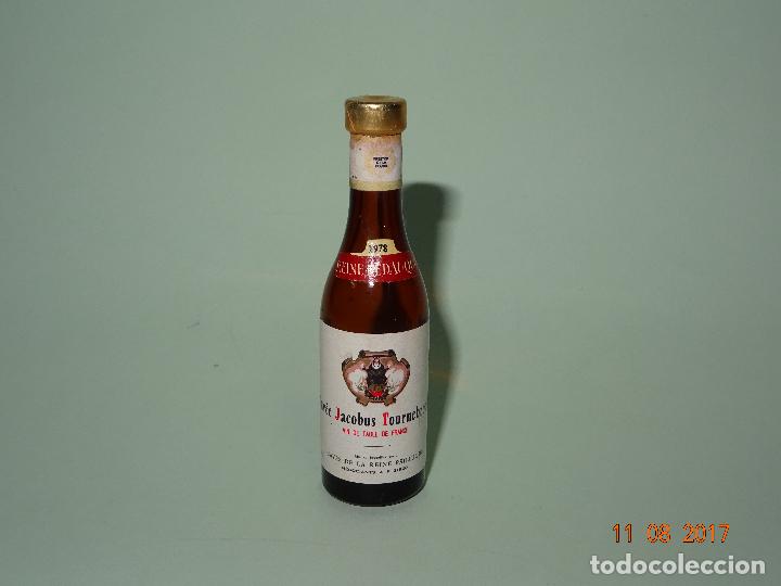 Coleccionismo de vinos y licores: Antigua Botella Miniatura de Vino Cuv&eacute;e Jacobus Tournebroche de Cristal y Sin Abrir