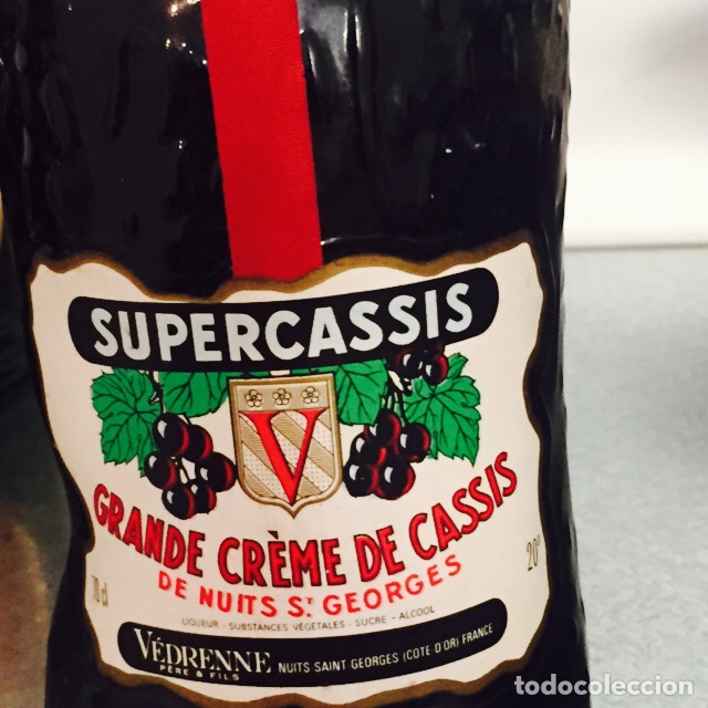 Coleccionismo de vinos y licores: Antigua botella supercassis - Foto 2