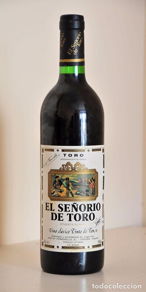 Coleccionismo de vinos y licores: botella de vino a&ntilde;o 1987 se&ntilde;orio de toro etiqueta blanca