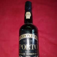 Coleccionismo de vinos y licores: BOTELLA PORTO LONDON DOCK SIN ABRIR AÑOS 70. Lote 100963818