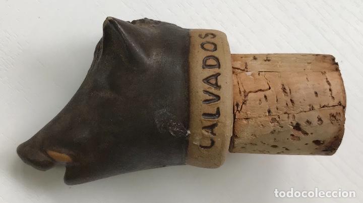 Coleccionismo de vinos y licores: Raro tap&oacute;n de Calvados Groult - Cabeza de Jabal&iacute;