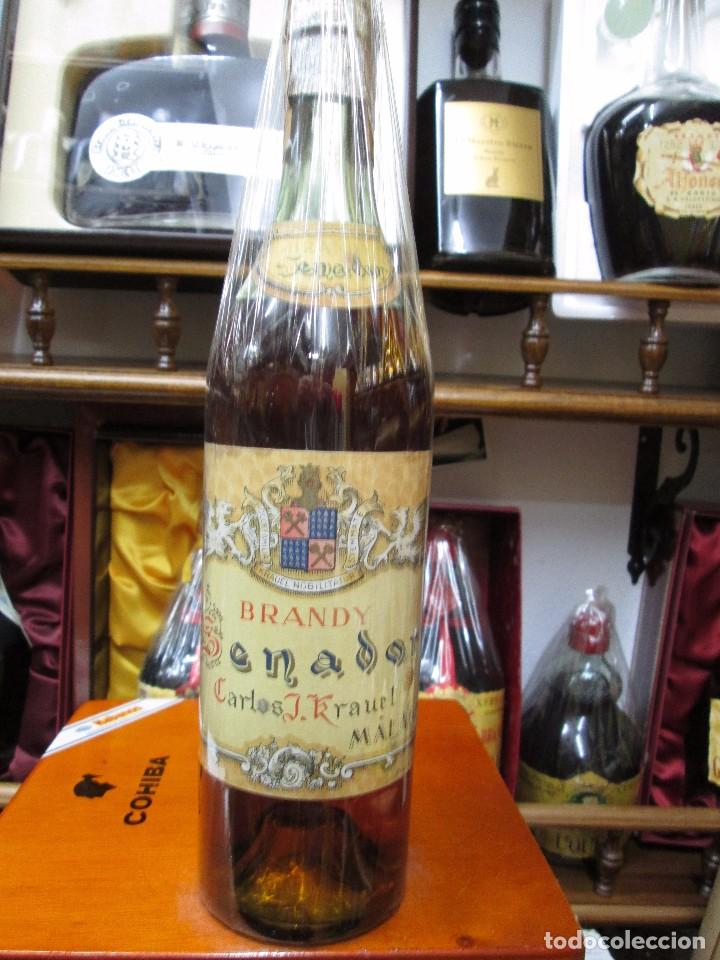 Coleccionismo de vinos y licores: ANTIGUA BOTELLA BRANDY CO&Ntilde;AC, SENADOR VIEJO IMPUESTO DE 80 CTS, DECADA DE LOS A&Ntilde;OS 50-60