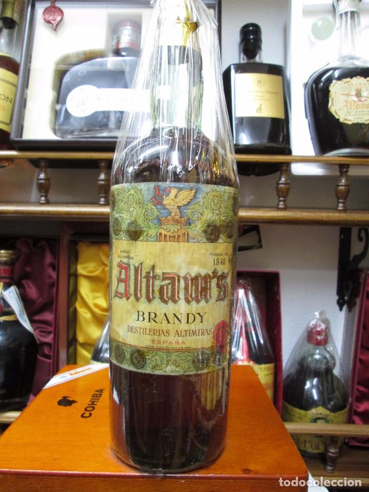 Coleccionismo de vinos y licores: ANTIGUA BOTELLA BRANDY CO&Ntilde;AC, ALTAM'S-1840 IMPUESTO DE 80 CTS, DECADA DE LOS A&Ntilde;OS 50-60