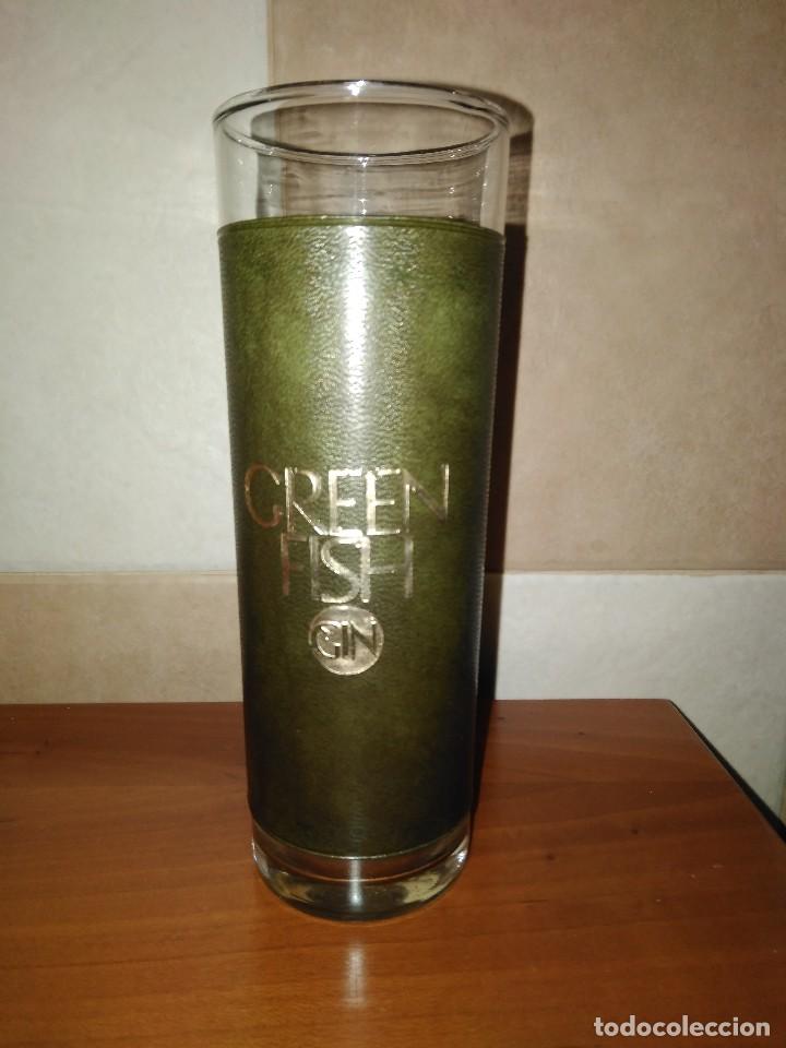 Coleccionismo de vinos y licores: Vaso de ginebra green fish.