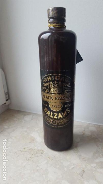 Collection of wines and liquors: Licor b&aacute;lsamo negro t&iacute;pico de Letonia