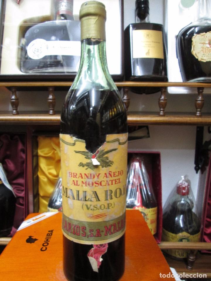 Coleccionismo de vinos y licores: ANTIGUA BOTELLA BRANDY CO&Ntilde;AC, MALLA ROJA V.S.O.P. DE IMPUESTO DE 80 CTS, DECADA A&Ntilde;OS 50-60