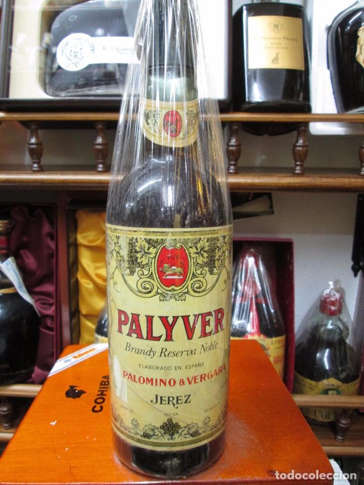 Coleccionismo de vinos y licores: ANTIGUA BOTELLA BRANDY CO&Ntilde;AC, PALIVER VIEJISIMO DE IMPUESTO DE 8 PTS, DECADA A&Ntilde;OS 70-80