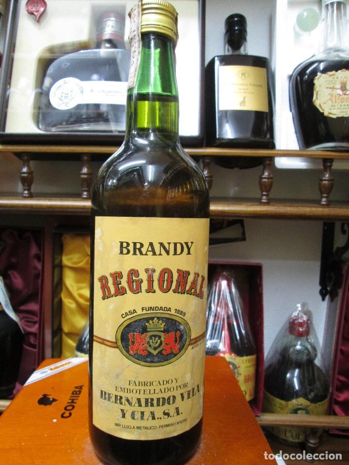 Coleccionismo de vinos y licores: ANTIGUA BOTELLA BRANDY CO&Ntilde;AC, REGIONAL 1889 DE IMPUESTO DE 4 PTS, DECADA A&Ntilde;OS 60-70