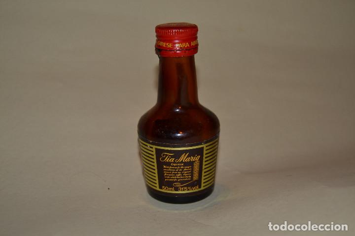 Coleccionismo de vinos y licores: BOTELLIN MINIATURA DE TIA MARIA VACIO