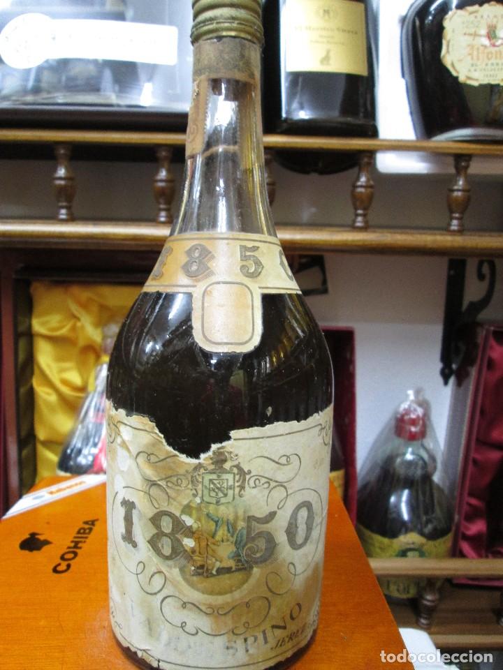 Coleccionismo de vinos y licores: ANTIGUA BOTELLA BRANDY CO&Ntilde;AC, VALDESPINO A&Ntilde;EJO SOLERA 1850, IMPUESTO 80 CTS, DECADA 50-60