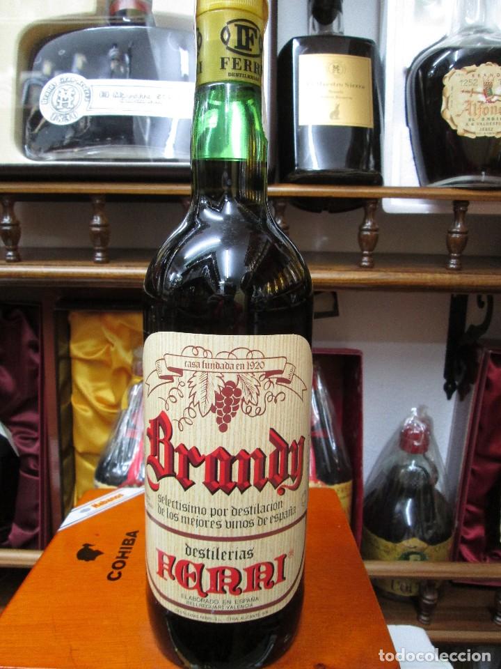 Coleccionismo de vinos y licores: ANTIGUA BOTELLA BRANDY CO&Ntilde;AC, FERRI DESTILERIAS FERRI, CASA FUNDADA 1920 BELLREGUARD VALENCIA