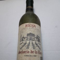 Coleccionismo de vinos y licores: BOTELLA ANTIGUA DE VINO RIOJA SEÑORÍO DE LA LUZ AÑO 90 LLENA
