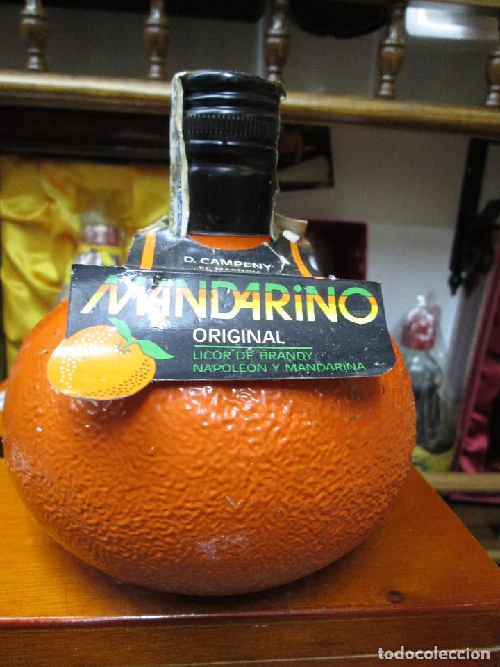 Coleccionismo de vinos y licores: ANTIGUA BOTELLA BRANDY CO&Ntilde;AC,MANDARINO LICOR DE BRANDY CAMPENY, EL MASNOU BARCELONA 8 PTS DECADA 80