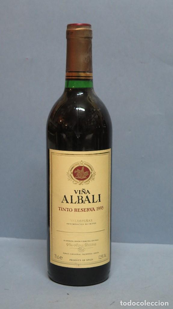 Collection of wines and liquors: BOTELLA. VI&Ntilde;A ALBALI. TINTO RESERVA 1995. SIN ABRIR