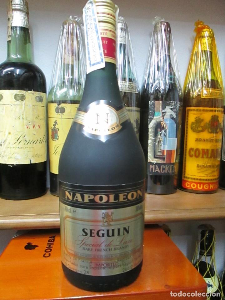 Coleccionismo de vinos y licores: ANTIGUA BOTELLA BRANDY CO&Ntilde;AC, SEGU&Igrave;N FRANCIA IMPUESTO DE 8 PTS. DECADA 80-90