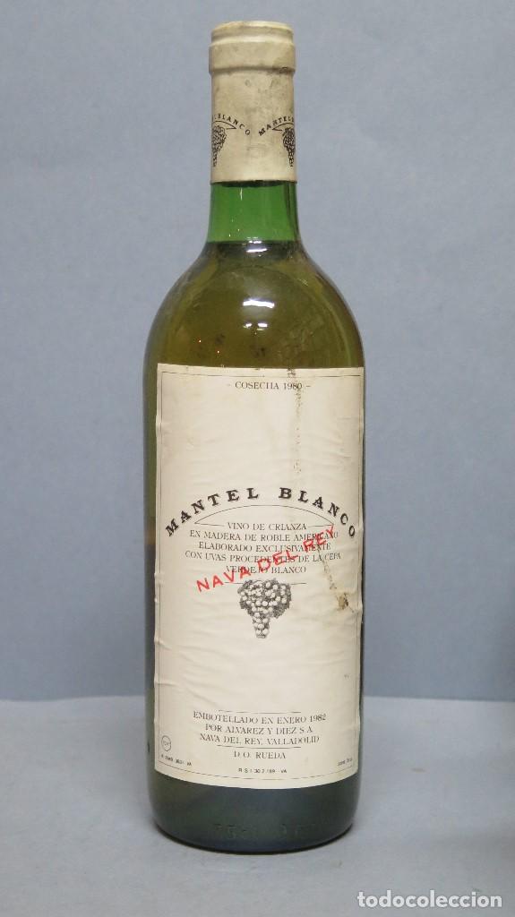 Colecionismo de vinhos e licores: BOTELLA MANTEL BLANCO. NAVA DEL REY. VALLADOLID. 1980. SIN ABRIR