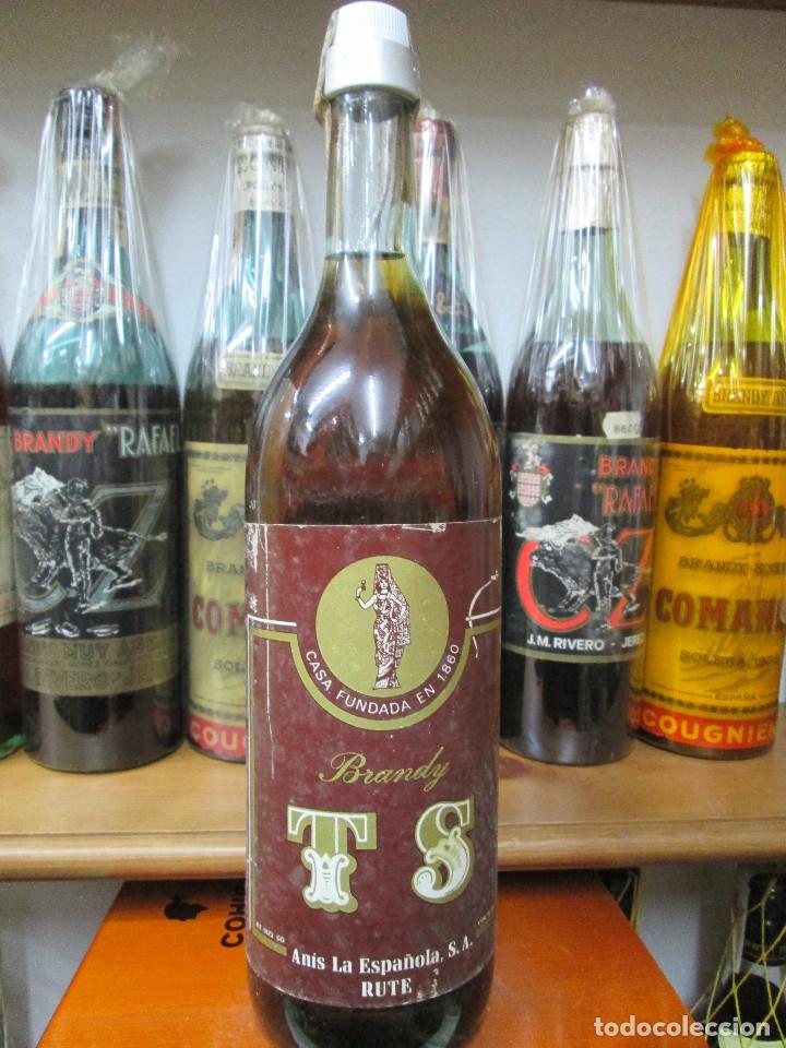 Coleccionismo de vinos y licores: ANTIGUA BOTELLA BRANDY CO&Ntilde;AC, T.S. DE RUTE IMPUESTO DE 8 PTS. DECADA 80-90