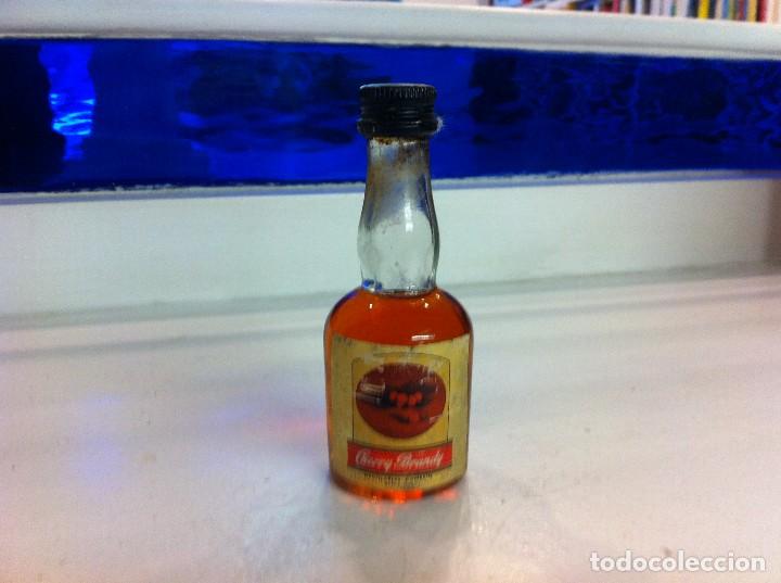 Collectionnisme de vins et liqueurs: BOTELL&Iacute;N (CHERRY  BRANDY) DESTILER&Iacute;AS CAMPENY, BARCELONA.
