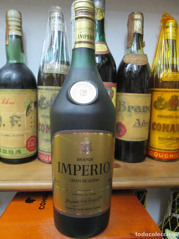 Coleccionismo de vinos y licores: ANTIGUA BOTELLA BRANDY CO&Ntilde;AC, IMPERIO GRAN RESERVA DE IMPUESTO DE 8 PTS, DECADA 80-90