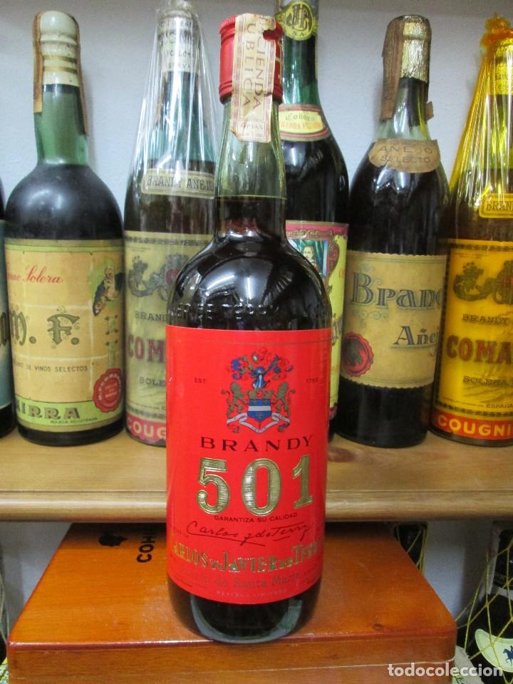 Coleccionismo de vinos y licores: ANTIGUA BOTELLA BRANDY CO&Ntilde;AC, 501 CARLOS JAVIER DE TERRY IMPUESTO DE 4 PTS. DECADA 70-80