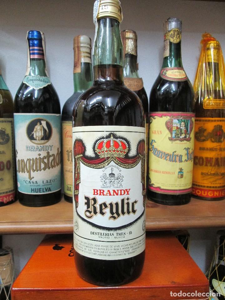 Coleccionismo de vinos y licores: ANTIGUA BOTELLA BRANDY CO&Ntilde;AC, REYLIC DESTILERIAS TRES-15 IMPUESTO DE 8 PTS. DECADA 80-90