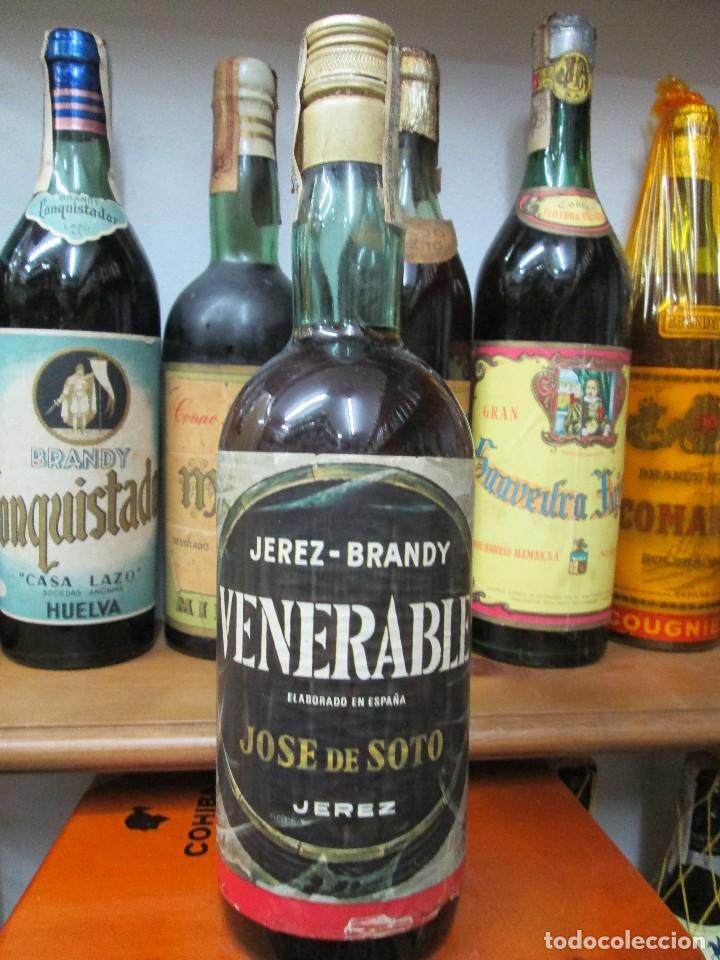 Coleccionismo de vinos y licores: ANTIGUA BOTELLA BRANDY CO&Ntilde;AC, VENERABLE JOSE DE SOTO DE IMPUESTO DE 8 PTS. DECADA 80-90
