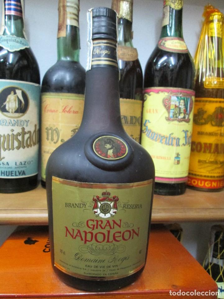 Coleccionismo de vinos y licores: ANTIGUA BOTELLA BRANDY CO&Ntilde;AC, GRAN NAPOLE&Ograve;N RESERVA IMPUESTO DE 8 PTS, DECADA 80-90
