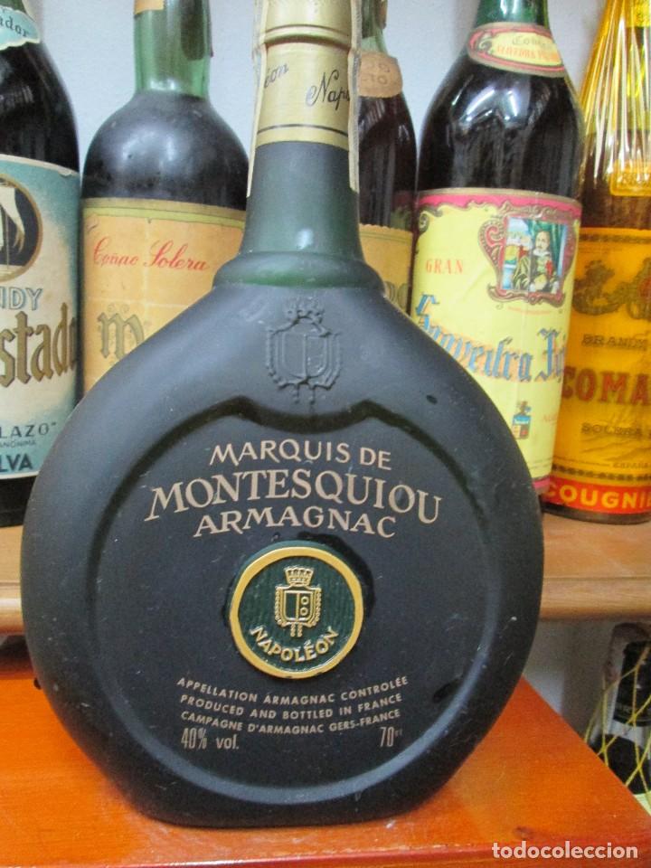 Coleccionismo de vinos y licores: ANTIGUA BOTELLA BRANDY CO&Ntilde;AC, MARQUES DE MONSTQUIU NAPOLE&Ograve;N IMPUESTO DE 8 PTS, DECADA 80-90