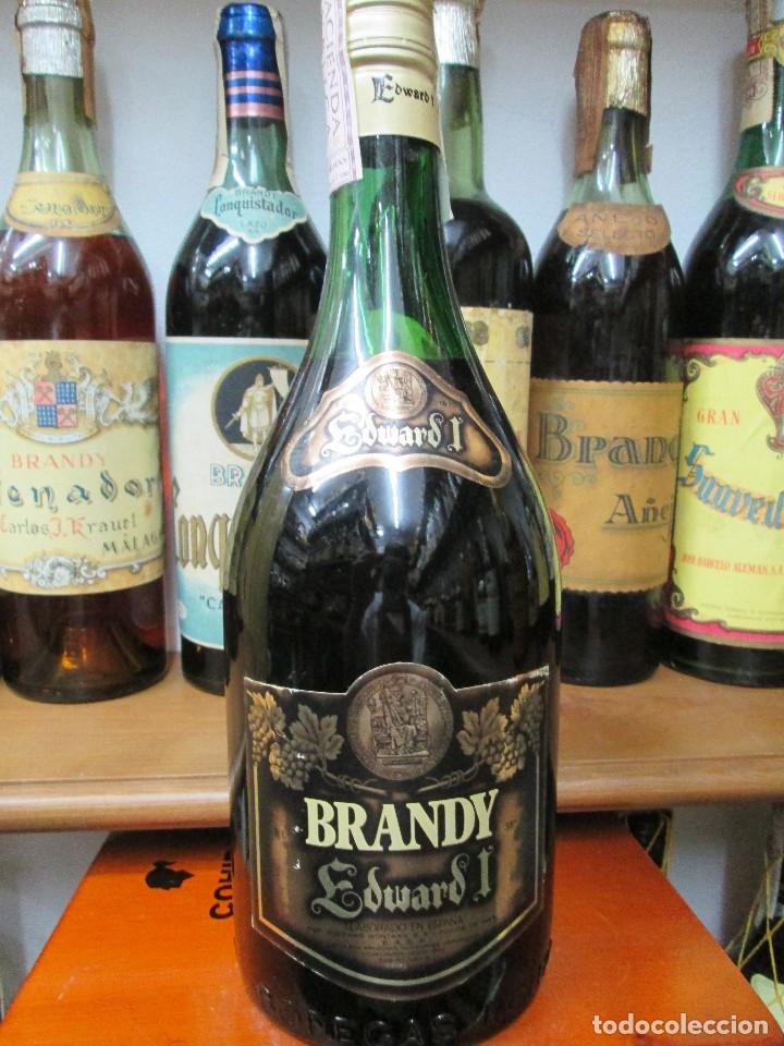 Coleccionismo de vinos y licores: ANTIGUA BOTELLA BRANDY CO&Ntilde;AC, EDUARD I IMPUESTO DE 4 PTS. DECADA 70-80