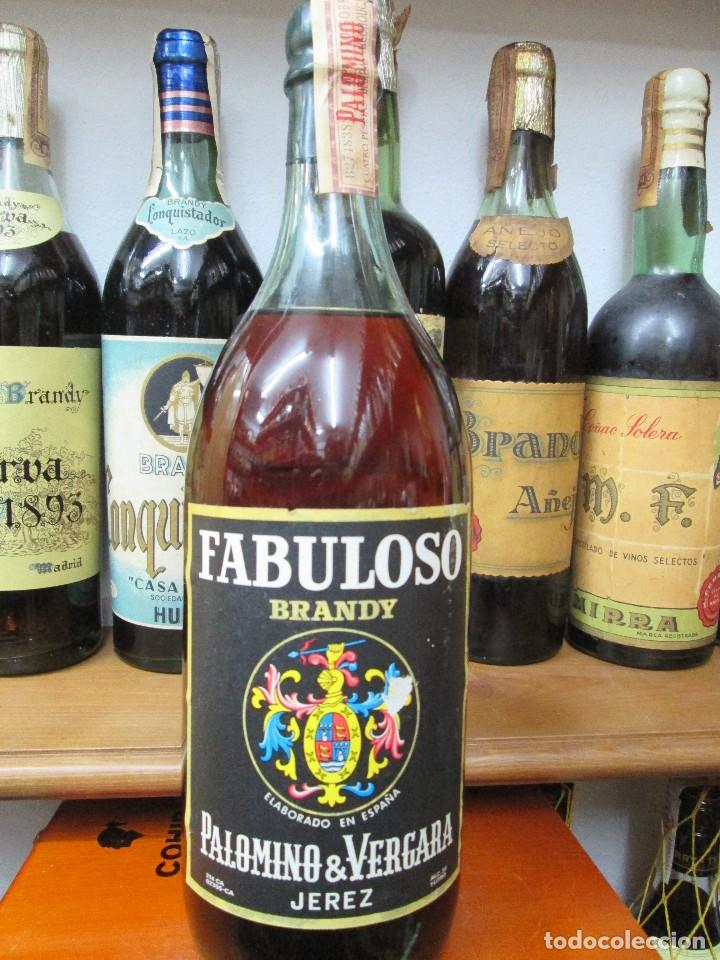 Coleccionismo de vinos y licores: ANTIGUA BOTELLA BRANDY CO&Ntilde;AC FABULOSO DE IMPUESTO DE 4 PTS, DECADA 70-80